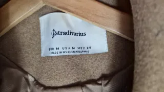 Abrigo marrón con cinturón