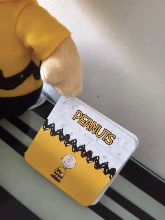 Peluche de Charlie Brown, SNOOPY