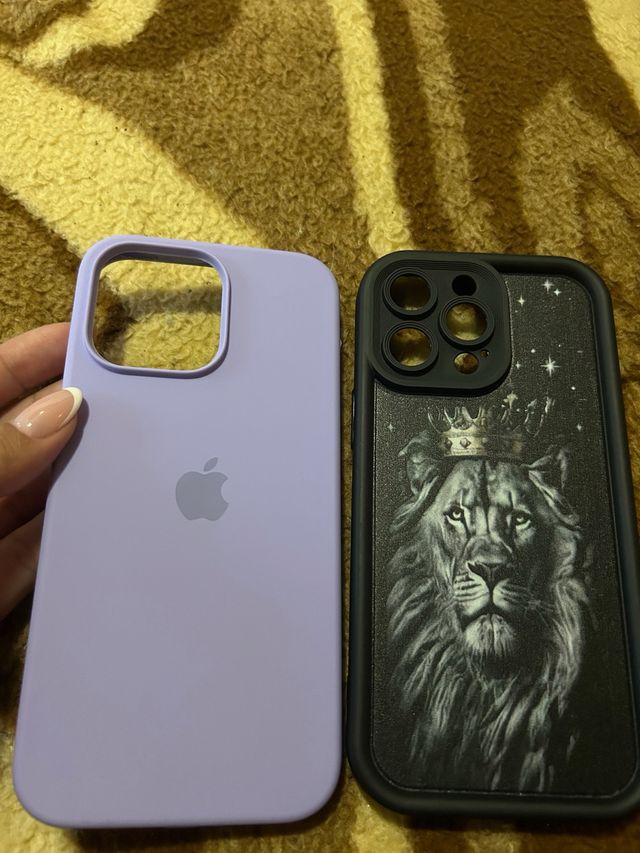 Funda iPhone 14 Pro Max Morada + Funda León