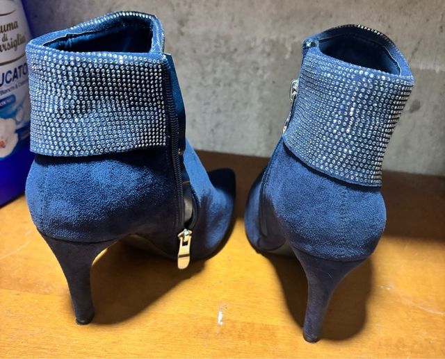 Stivaletti blu con strass n.36