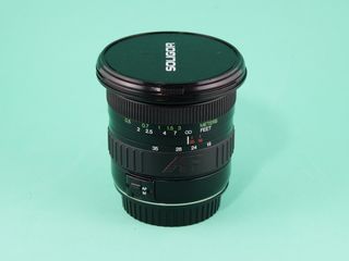 Objetivo Canon 19-35mm f3.5-4.5 AF soligor