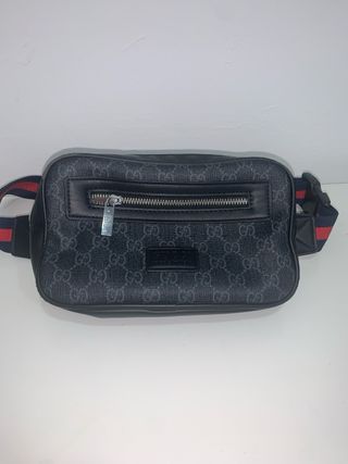 Riñonera Gucci Negra Monogram