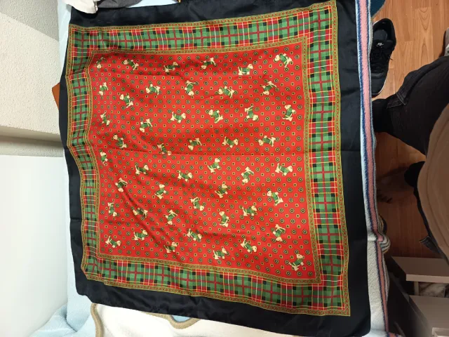 Pañuelo estampado perros y cuadros