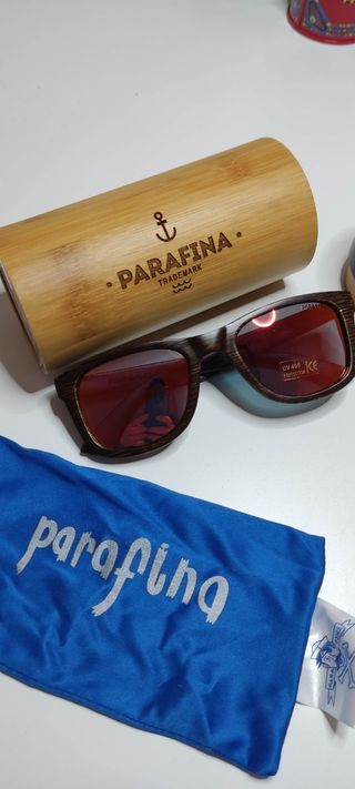 Gafas de sol Parafina madera y lentes rojas