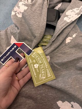 Chándal Gris con Flores Blancas