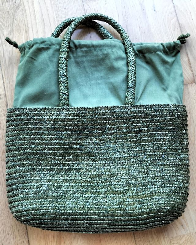 Bolso de esparto verde conchas