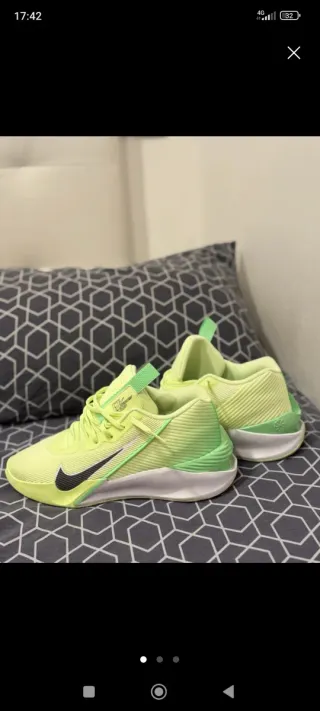 Zapatillas Nike Verdes y Blancas