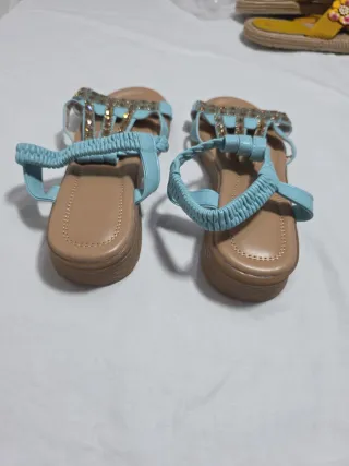 Sandali bassi da donna con zeppa