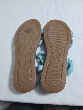 Sandali bassi da donna con zeppa