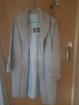 Abrigo piel cuello y puños Astracán beige