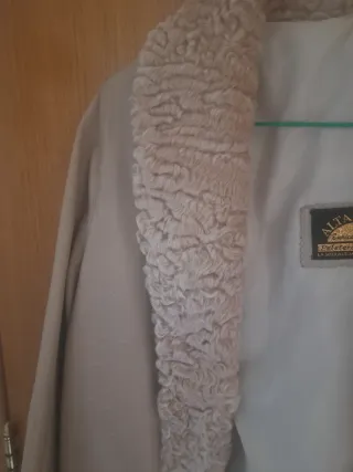 Abrigo piel cuello y puños Astracán beige