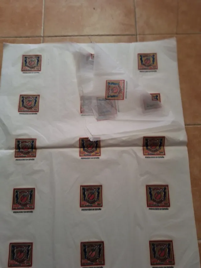 Se vende 10 hojas de papel cebolla royalty años 50