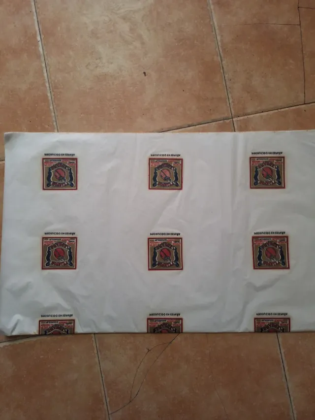 Se vende 10 hojas de papel cebolla royalty años 50