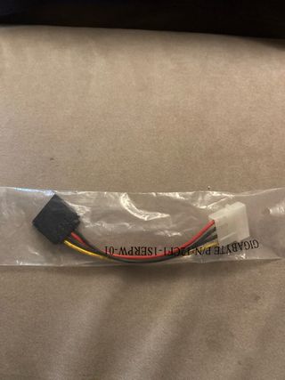 Cable alimentación Gigabyte P/N 12CF1-1SERPW-01