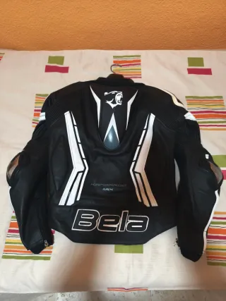 Chaqueta Moto Bela Negra y Blanca
