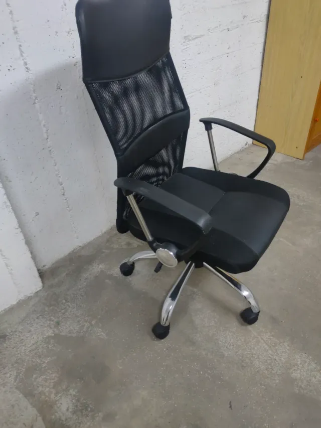 Silla de estudio Owlotech con ruedas