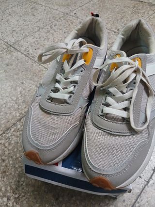 Scarpe uomo  grigie bianche Mis.41