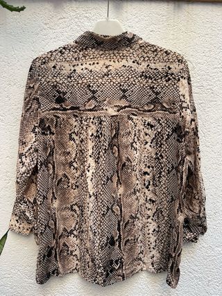 Camisa Stradivarius Animal Print Beige Marrón