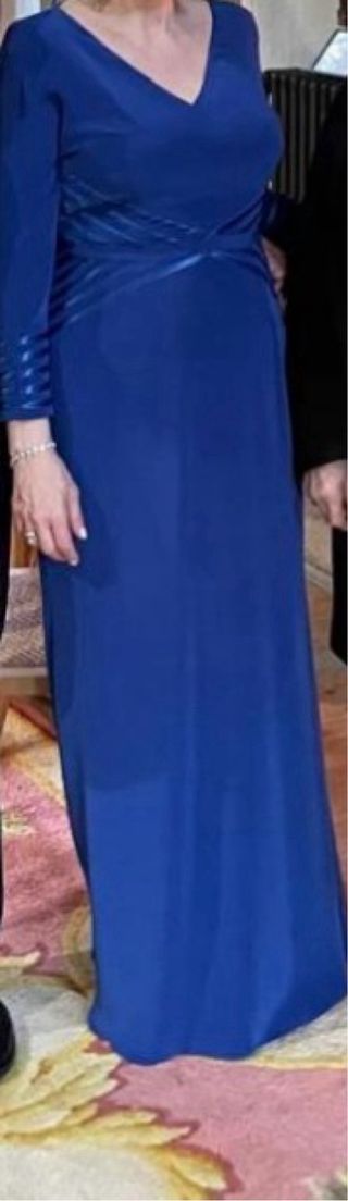 Conjunto: vestido largo, tocado, zapatos y bolso