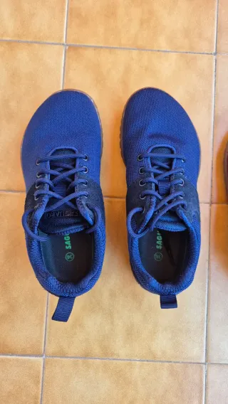 2 pares de zapatos Saguaro Azul y Granate Talla 36