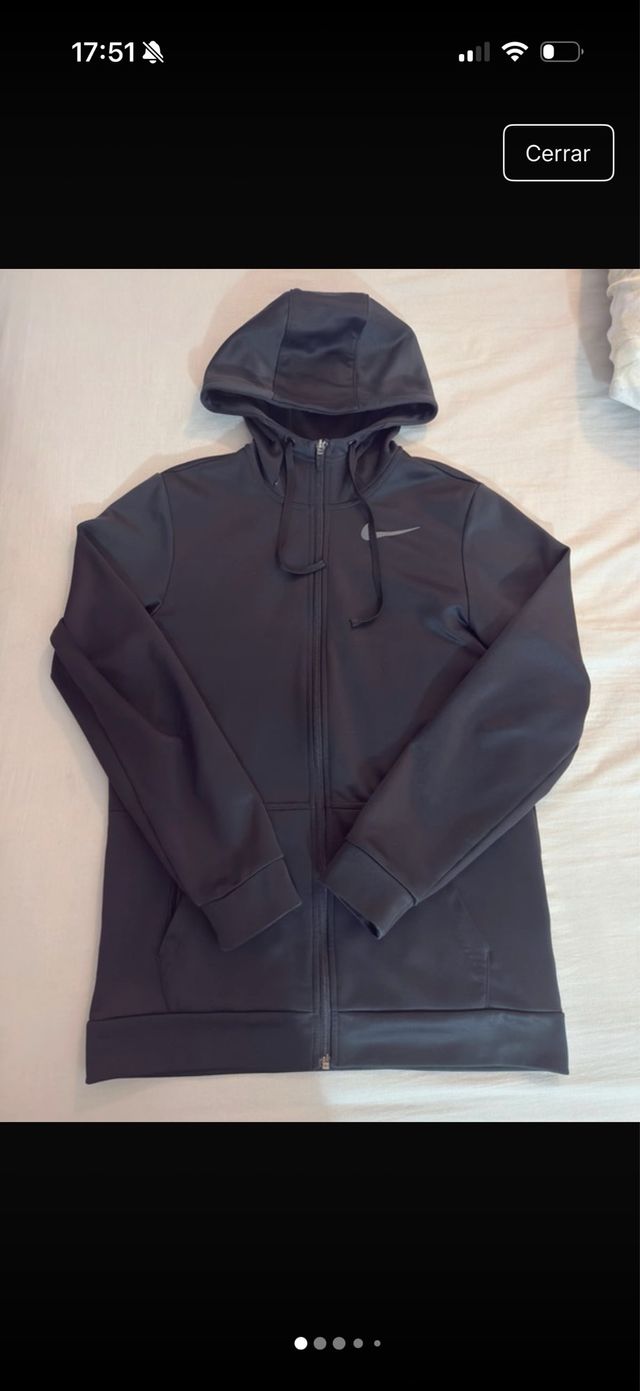 Chaqueta Nike Negra con Cremallera