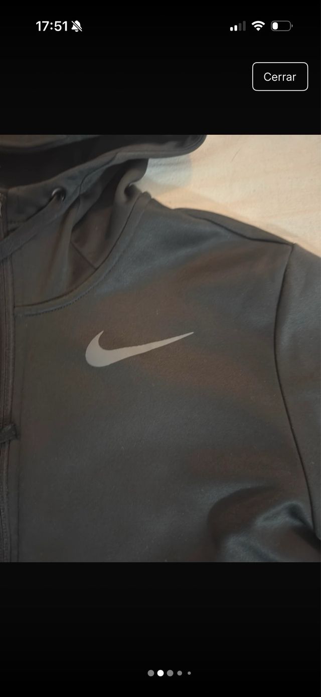 Chaqueta Nike Negra con Cremallera