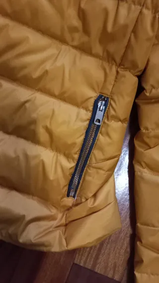 Cazadora Zara Amarilla con Capucha