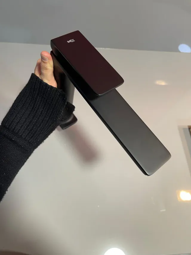 Grifo alto lavabo IMEX negro