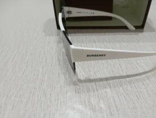 Occhiali da sole bianchi e argento