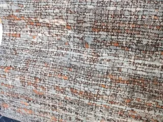 Papel pintado texturizado gris y ocre. 5mt