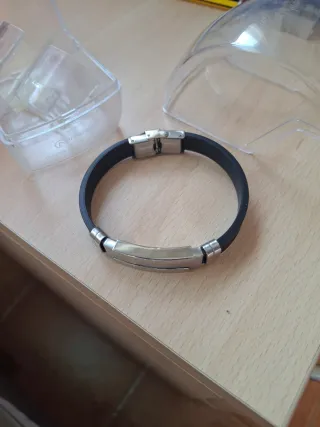 Pulsera de hombre negra y plateada