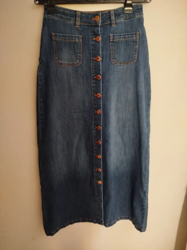 Gonna lunga in denim con bottoni