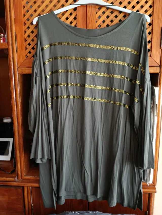 Couchel Blusa Verde con Lentejuelas Doradas