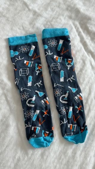 Calcetines con estampado científico