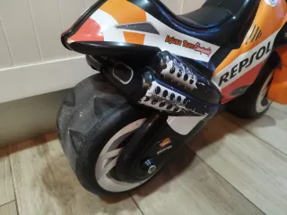 Moto de plástico Repsol