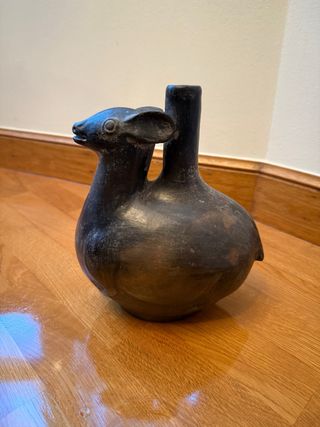 Vasija zoomorfa estilo de la cultura Chimú