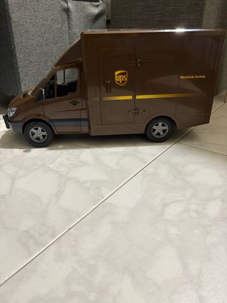 Furgone UPS giocattolo