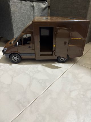 Furgone UPS giocattolo