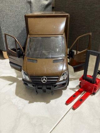 Furgone UPS giocattolo