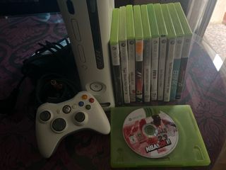 Xbox 360 con 11 juegos y mando
