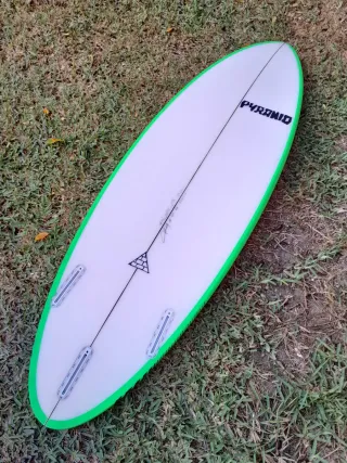 Tabla de surf Quatro Pyramid