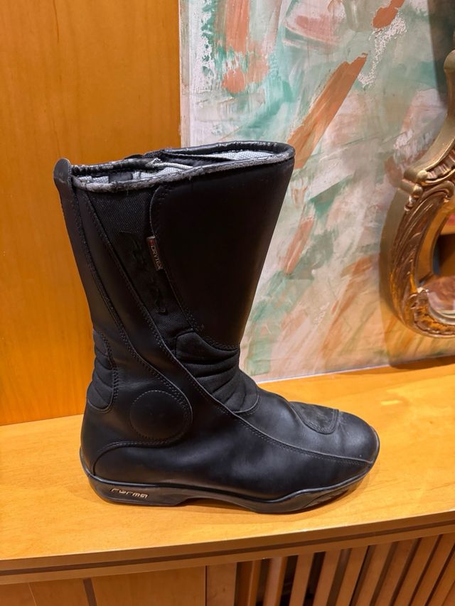 Chaqueta de cuero negra