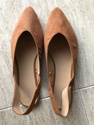Zapatos planos marrones nuevos