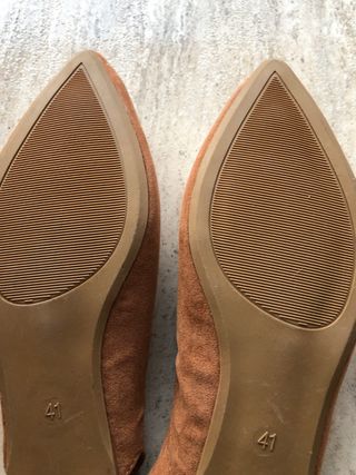 Zapatos planos marrones nuevos
