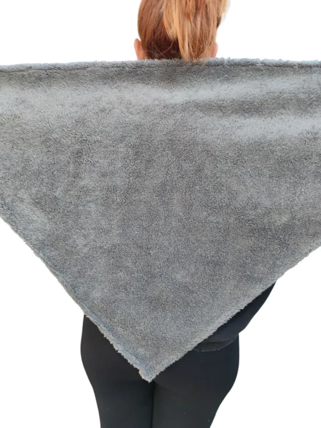 Sciarpa triangolare impermeabile verde scuro