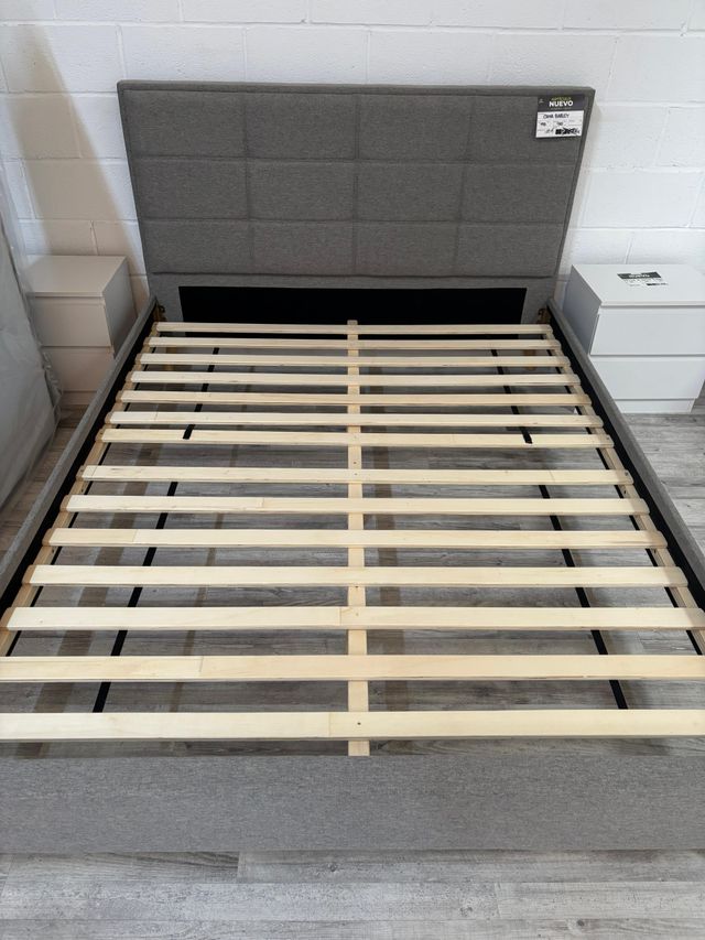 Liquidación!! Cama Matrimonial 150cm Gris