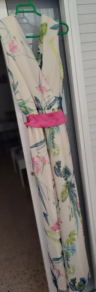 Mono de fiesta floral