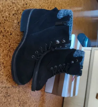 Botines negros con pelo interior T36