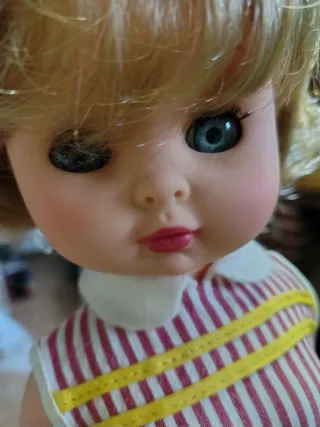 Bambola vintage Furga con vestito a righe