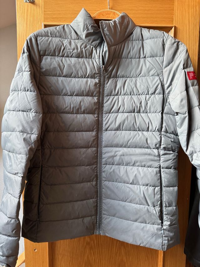 Abrigo ultraligero gris